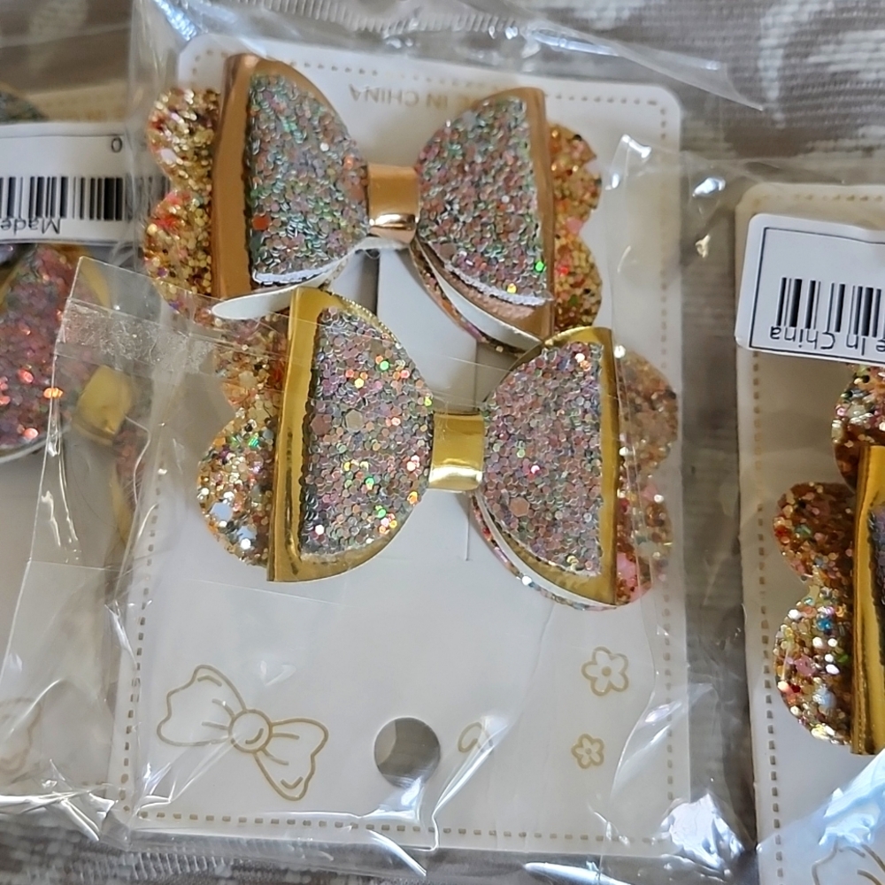 Glitter bow